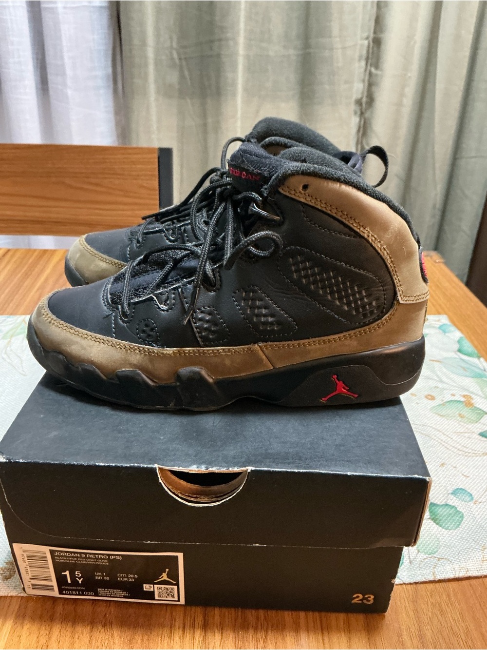 Air Jordan Style Men’s Mid-Top Basketball Sneakers in Black and Olive Green